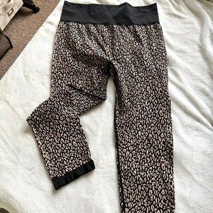 Leopard print leggings